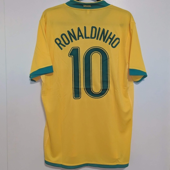 Brazil Ronaldinho #10 Jersey 2006 Home Yellow - Picture 2 of 4